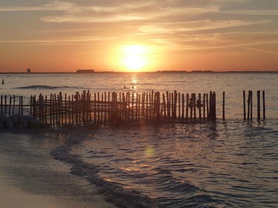 Sunset cruise in Isla Mujeres with Caribbean sunset view