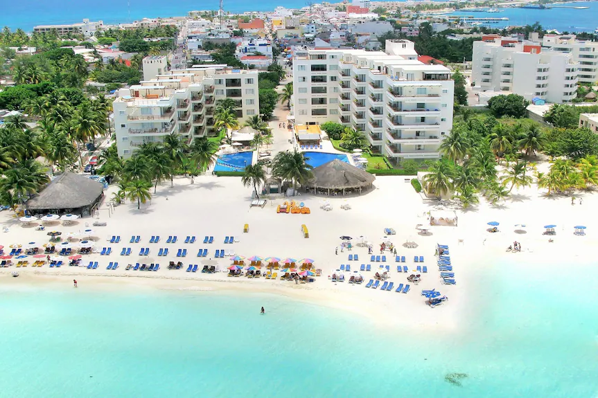 Ixchel Beach Hotel – beachfront hotel in Playa Norte Isla Mujeres
