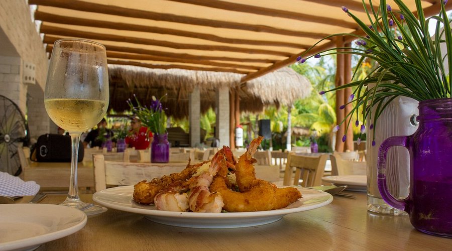 Mar Bella oceanfront restaurant Isla Mujeres - seafood and sunset dining